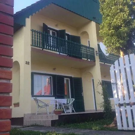 In Balatonmariafuerdo 19327 Semesterbostad *
