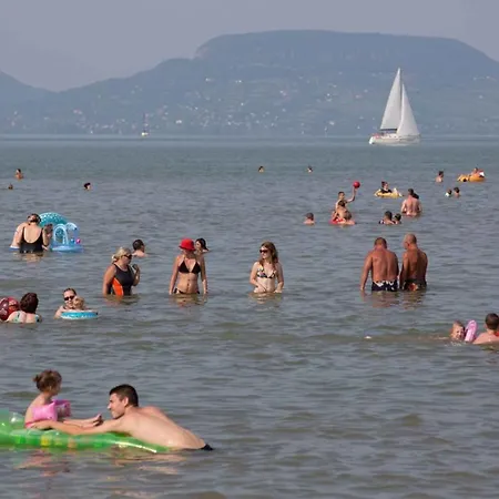 Ferienhaus In Balatonmariafürdo 19327 Balatonkeresztúr