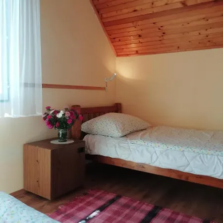 In Balatonmariafürdo 19327 Ferienhaus *